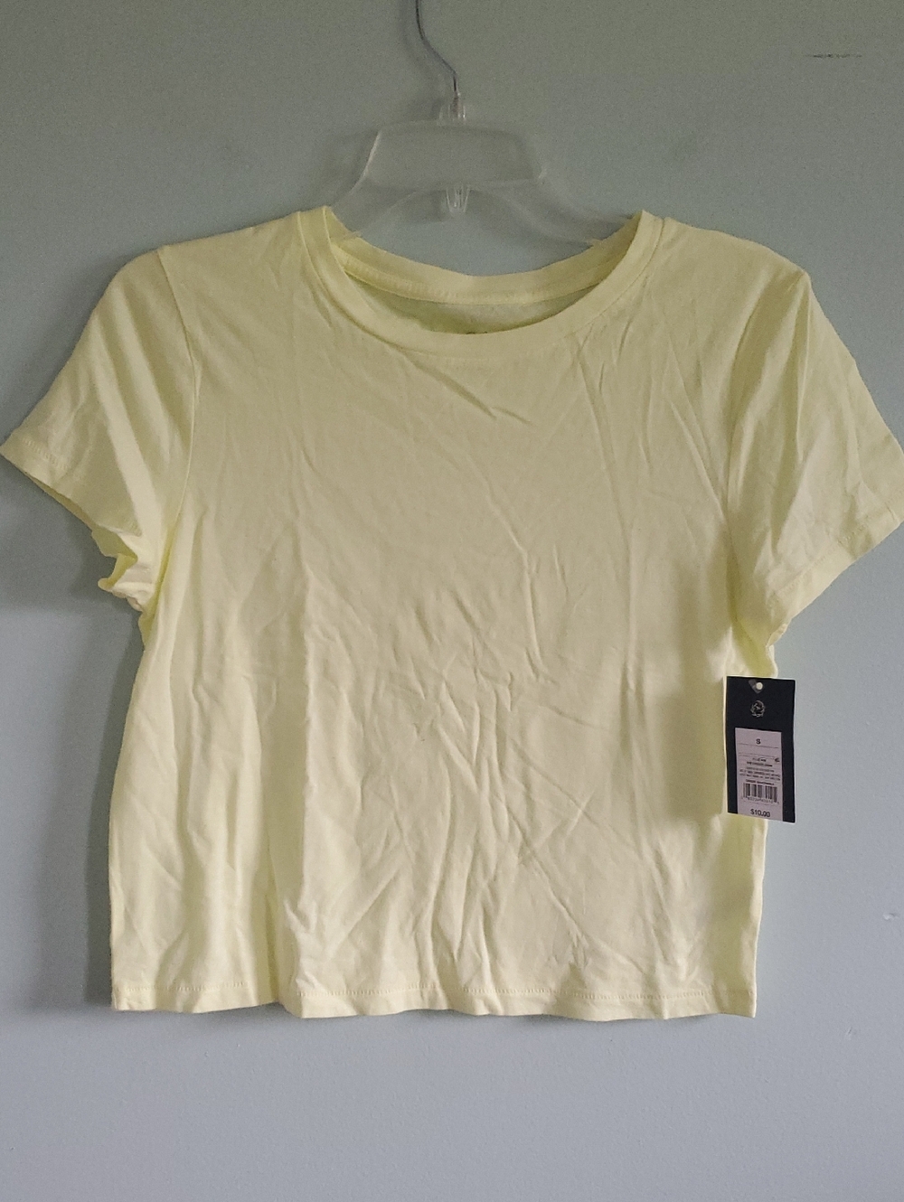 Universal Thread Short Sleeve Crewneck Tee in Pale Yellow